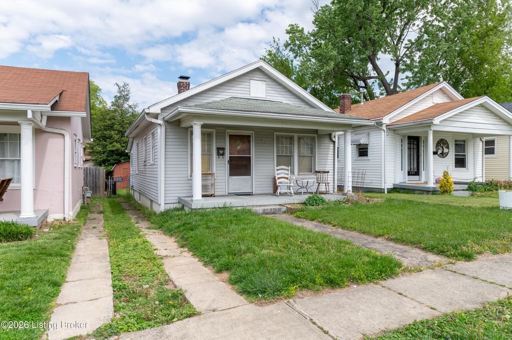Photo of 633 Merwin Ave, Louisville, KY 40217 (MLS # 1714290)