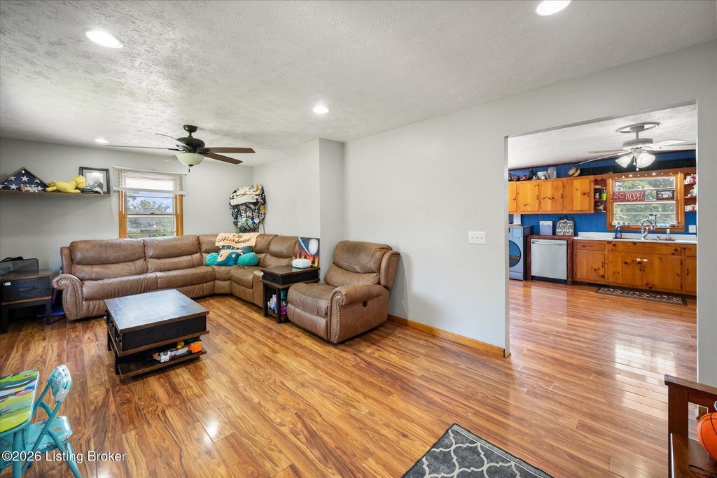 Photo of 4061 Mink Run Rd, Frankfort, KY 40601 (MLS # 1722392)