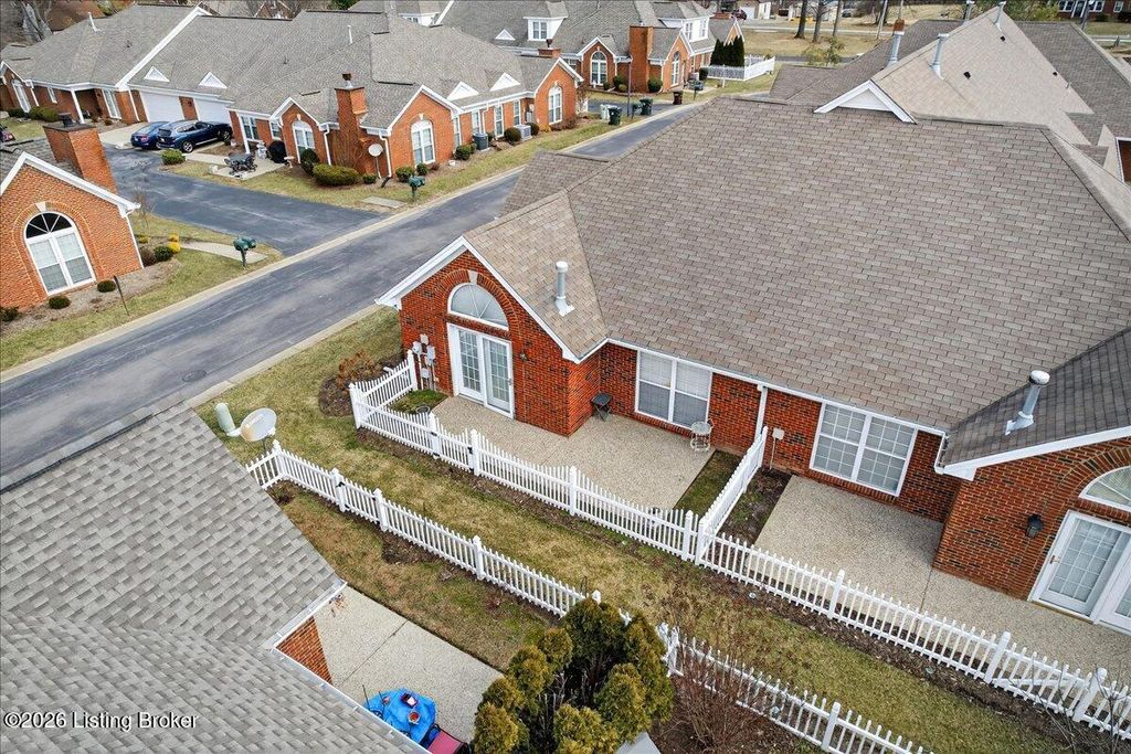 Photo of 10413 Monticello Forest Cir, Jeffersontown, KY 40299 (MLS # 1707675)