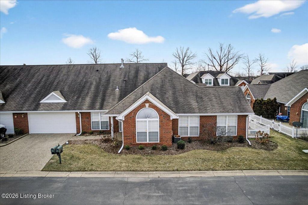 Photo of 10413 Monticello Forest Cir, Jeffersontown, KY 40299 (MLS # 1707675)