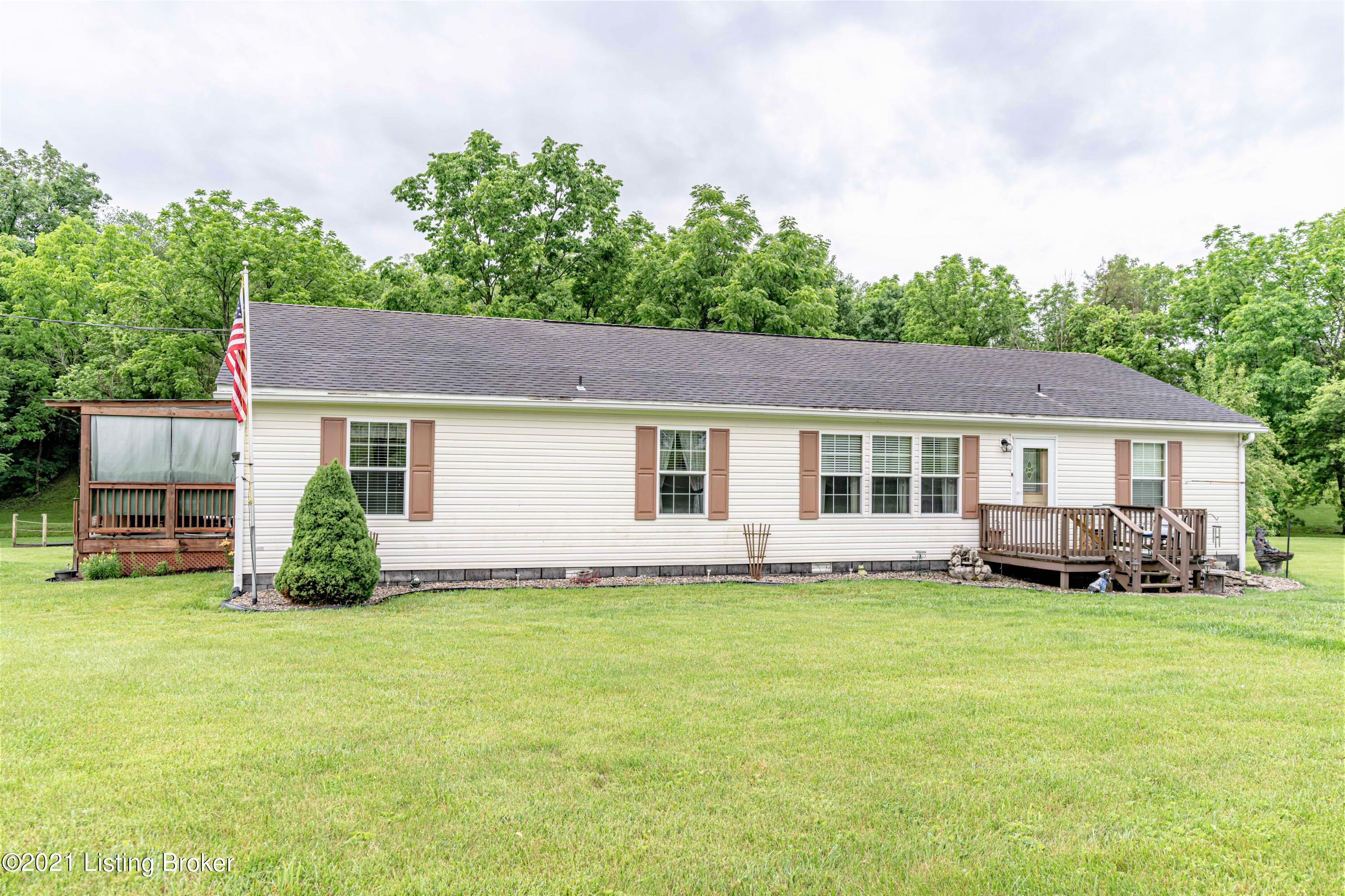 Photo 1 of 43 — 3233 Aiken Rd, Shelbyville, KY 40065