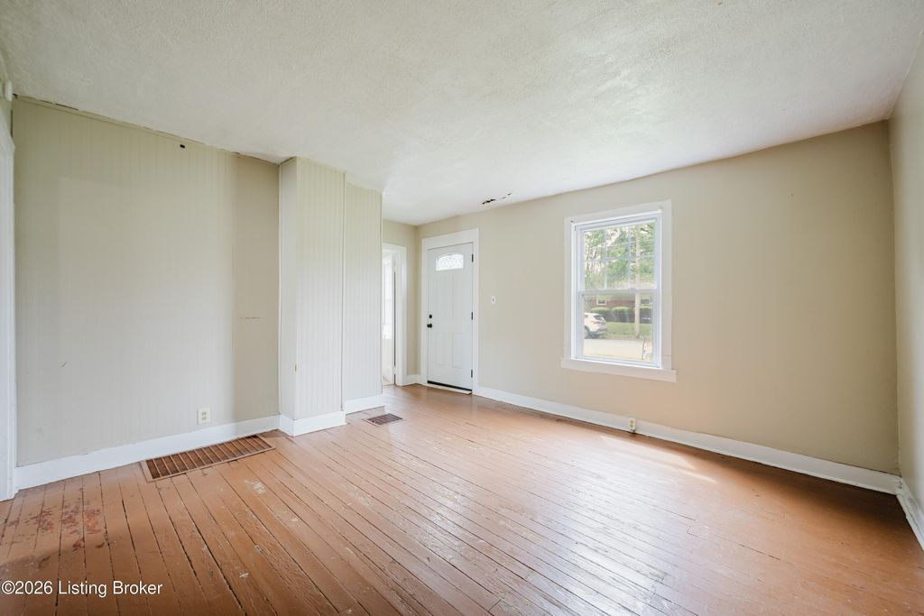 Photo of 507 Warnock St, Louisville, KY 40217 (MLS # 1715821)