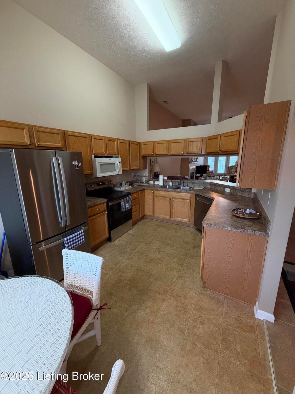 Photo of 7604 Buffalo Trace Dr, Louisville, KY 40214 (MLS # 1732191)