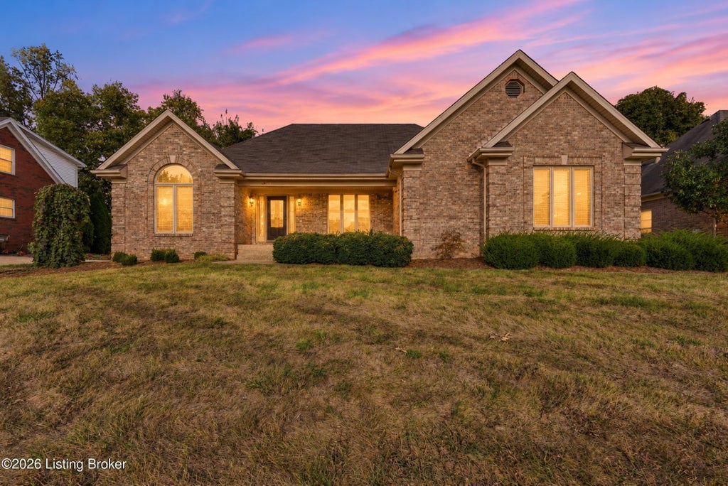 Photo of 1421 Twin Ridge Rd, Louisville, KY 40242 (MLS # 1731595)