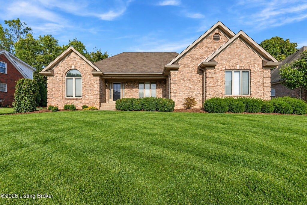 Photo of 1421 Twin Ridge Rd, Louisville, KY 40242 (MLS # 1731595)
