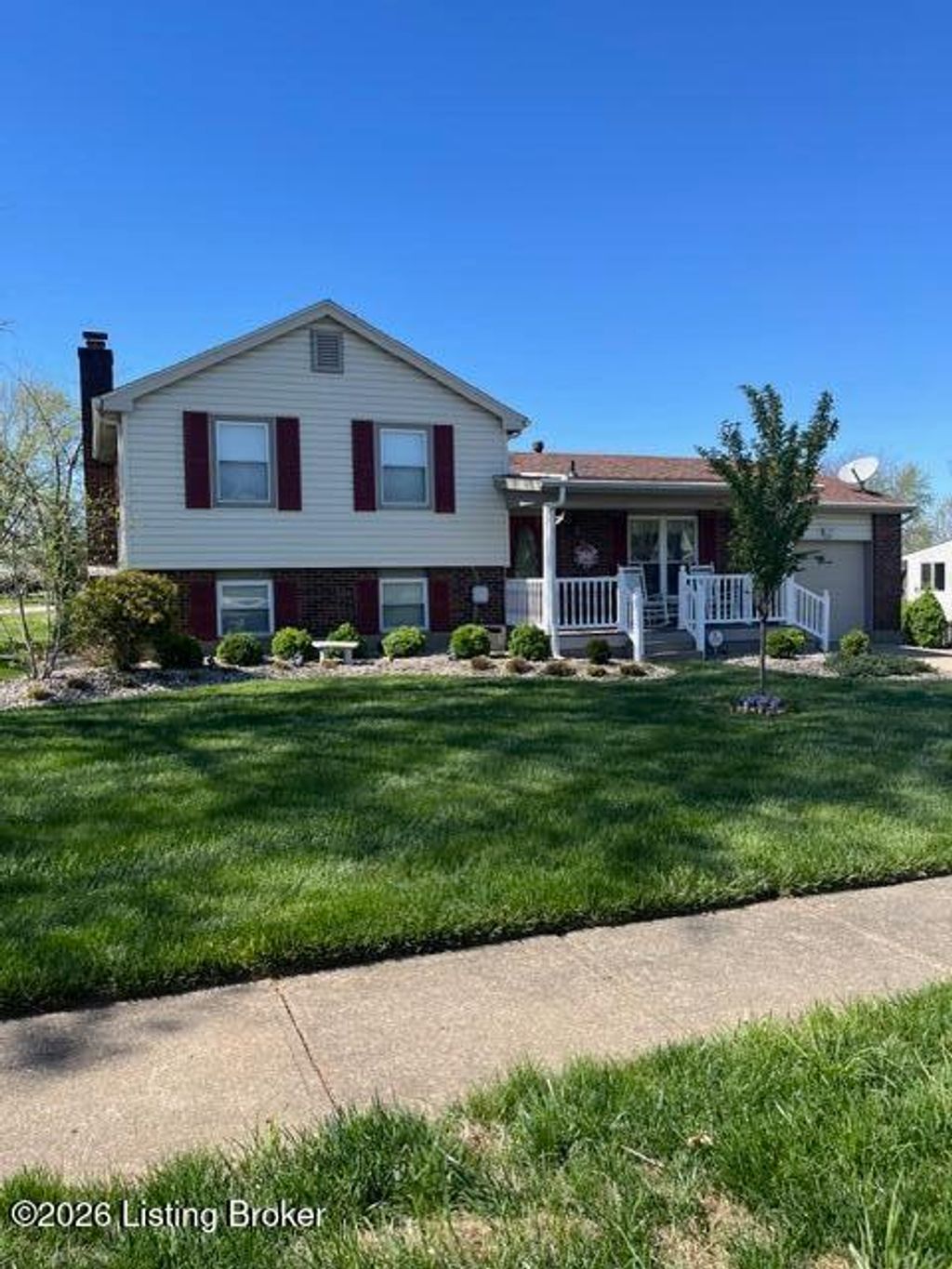 Photo of 7201 Autumn Bent Way, Crestwood, KY 40014 (MLS # 1713660)