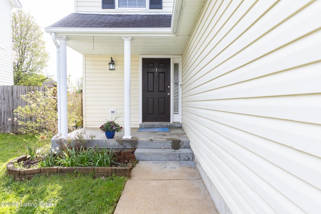 Photo of 5123 Bell Ave, Shelbyville, KY 40065 (MLS # 1713498)