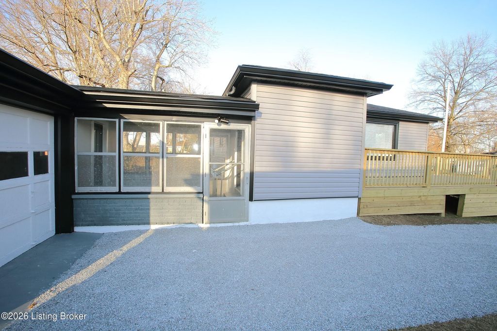 Photo of 4804 Ranchland Dr, Louisville, KY 40216 (MLS # 1708859)