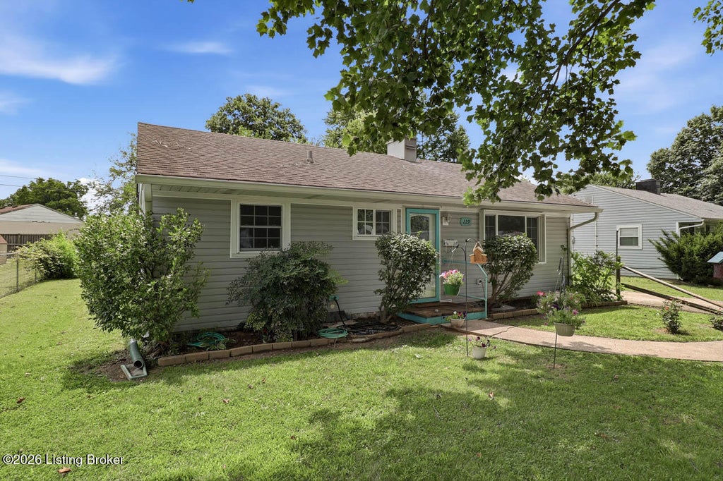 Photo of 229 Flamingo Dr, Louisville, KY 40218 (MLS # 1725921)
