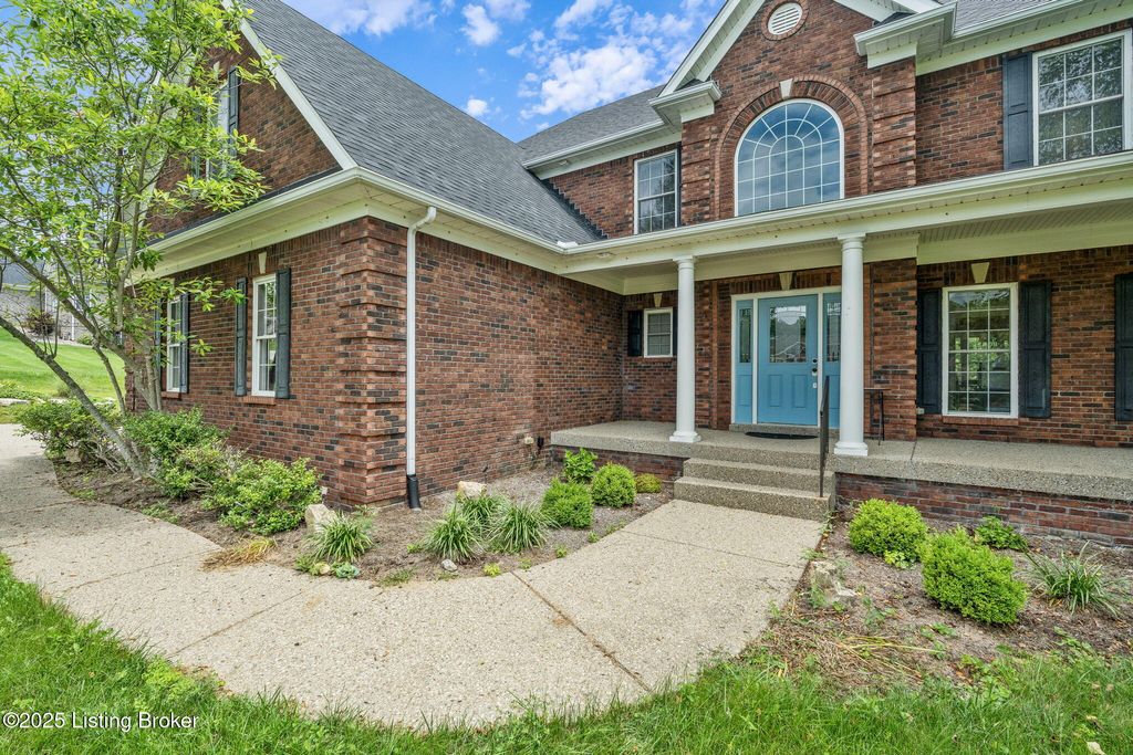 Photo of 4820 Stanley Farm Ct, La Grange, KY 40031 (MLS # 1706235)