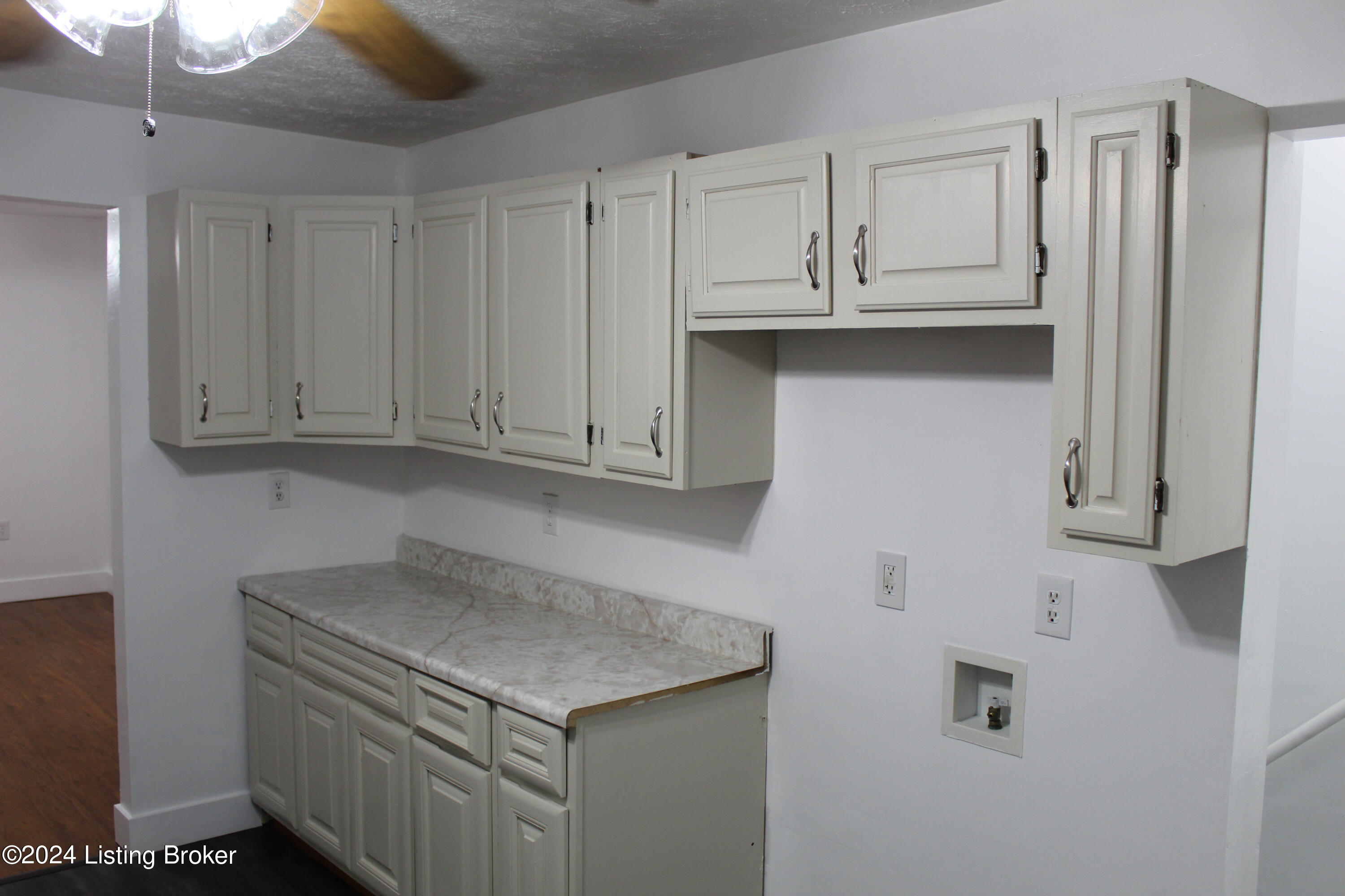 3825 Northwestern Pkwy, Louisville, Kentucky image 7