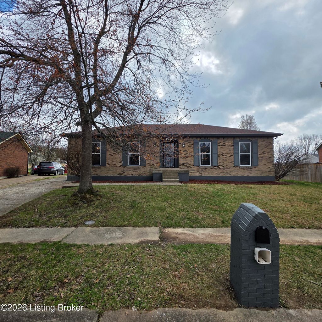 Photo of 4506 Starks Dr, Louisville, KY 40218 (MLS # 1711034)