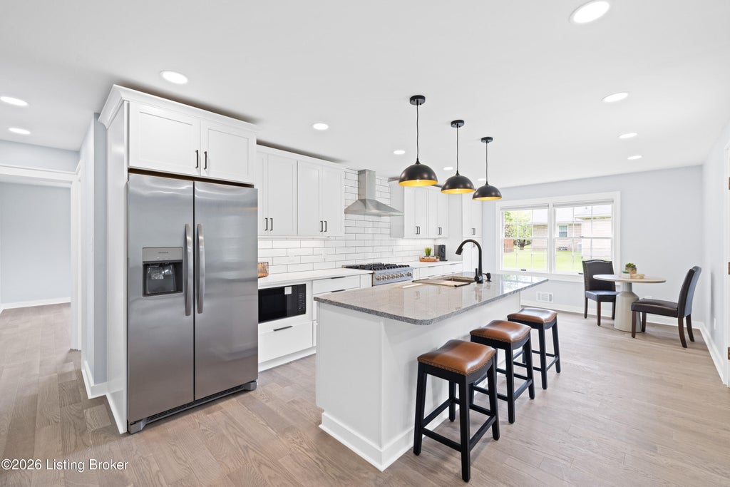 Photo of 1714 Ormsby Ln, Louisville, KY 40222 (MLS # 1725648)