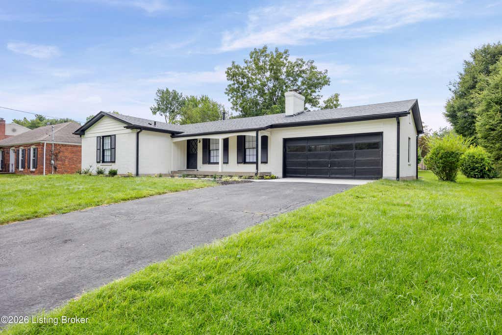 Photo of 1714 Ormsby Ln, Louisville, KY 40222 (MLS # 1725648)
