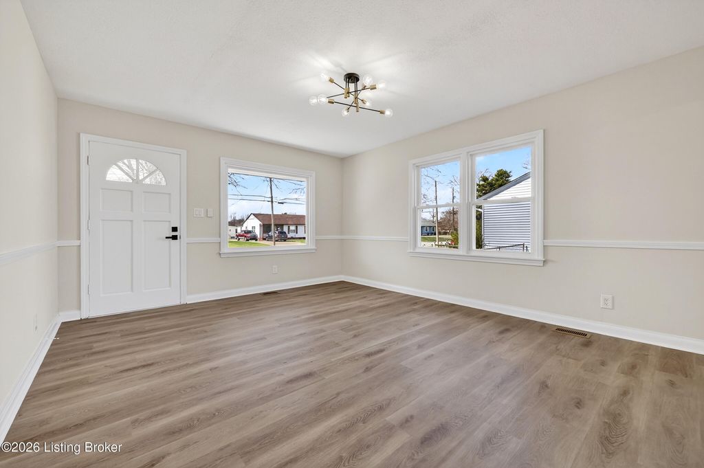 Photo of 10413 Grafton Hall Rd, Louisville, KY 40272 (MLS # 1715198)