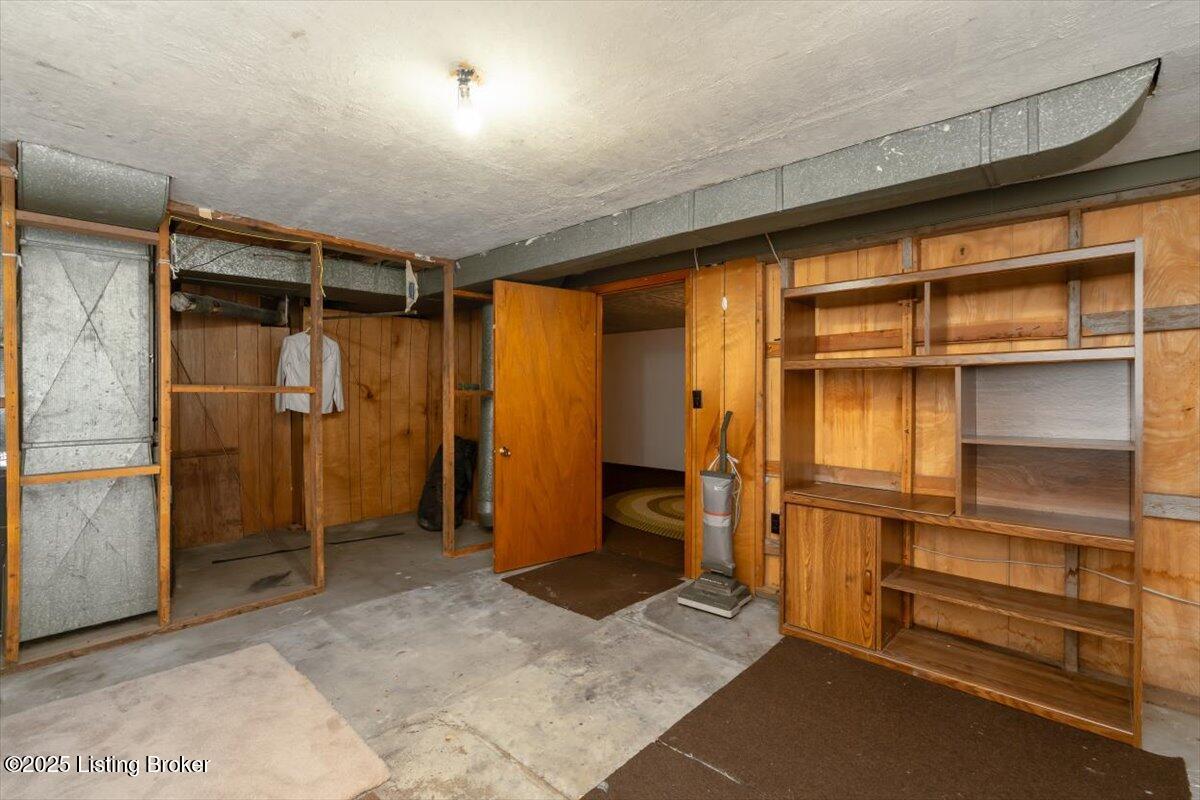 8203 Devonshire Dr, Louisville, Pennsylvania image 20