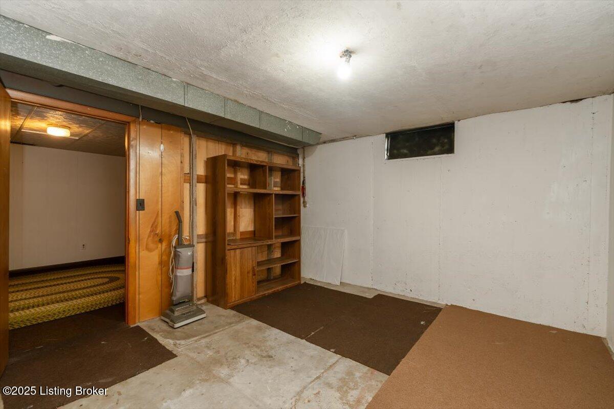 8203 Devonshire Dr, Louisville, Pennsylvania image 21