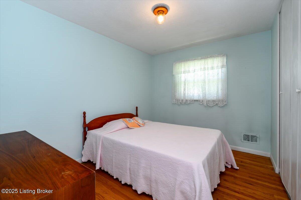 8203 Devonshire Dr, Louisville, Pennsylvania image 10