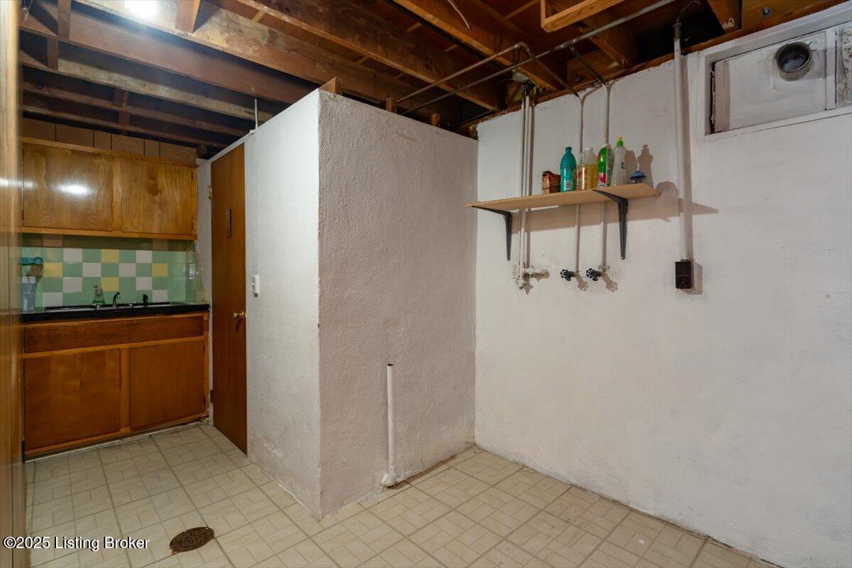 8203 Devonshire Dr, Louisville, Pennsylvania image 22