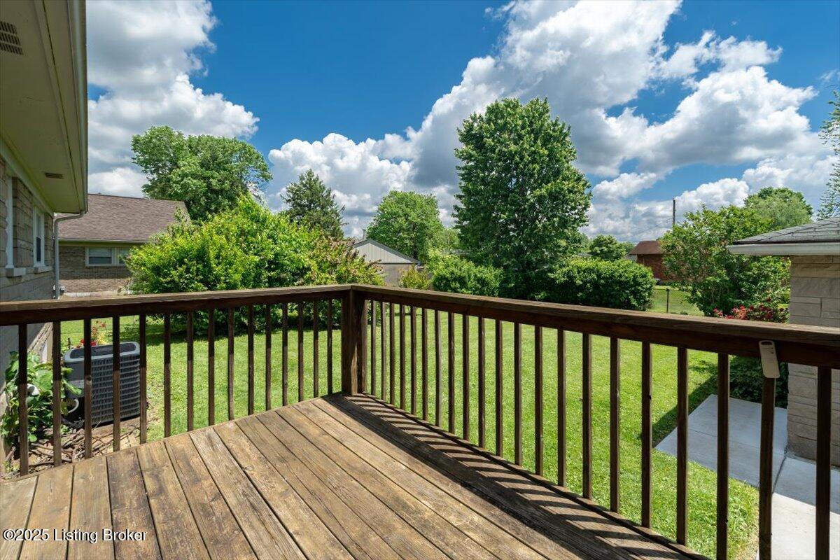 8203 Devonshire Dr, Louisville, Pennsylvania image 23