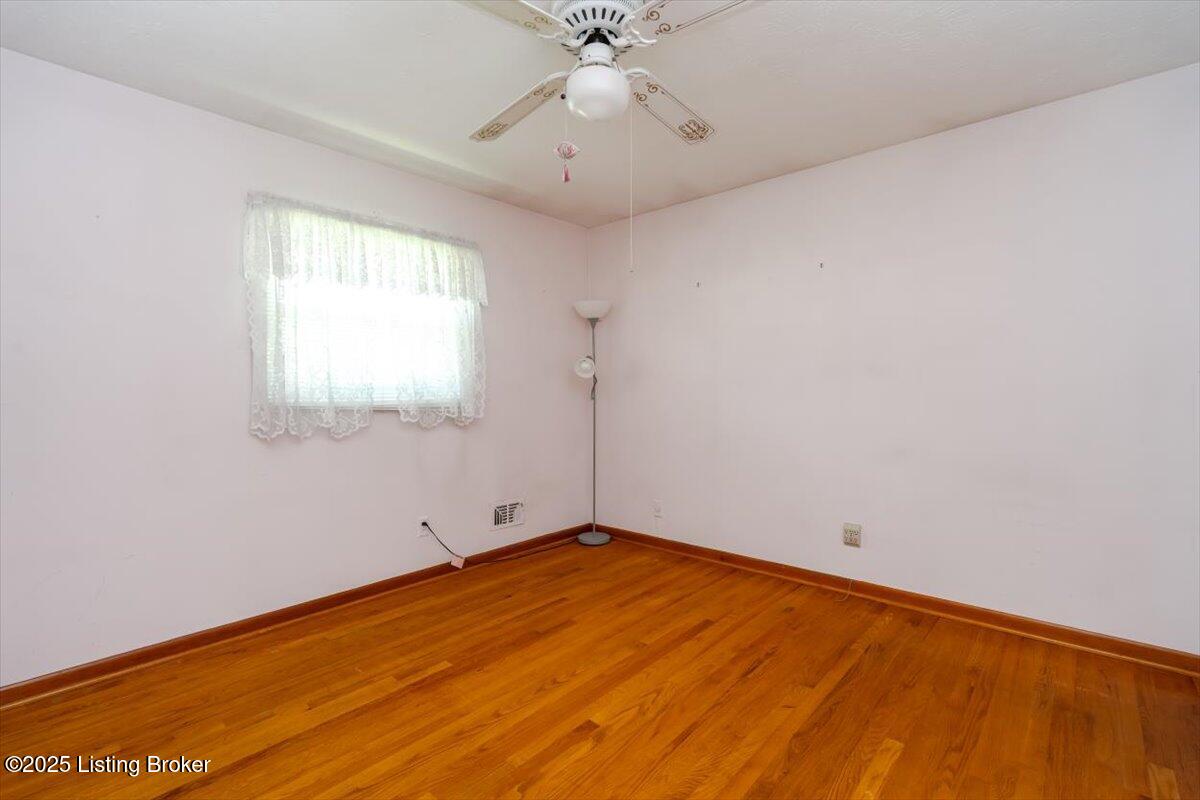 8203 Devonshire Dr, Louisville, Pennsylvania image 13