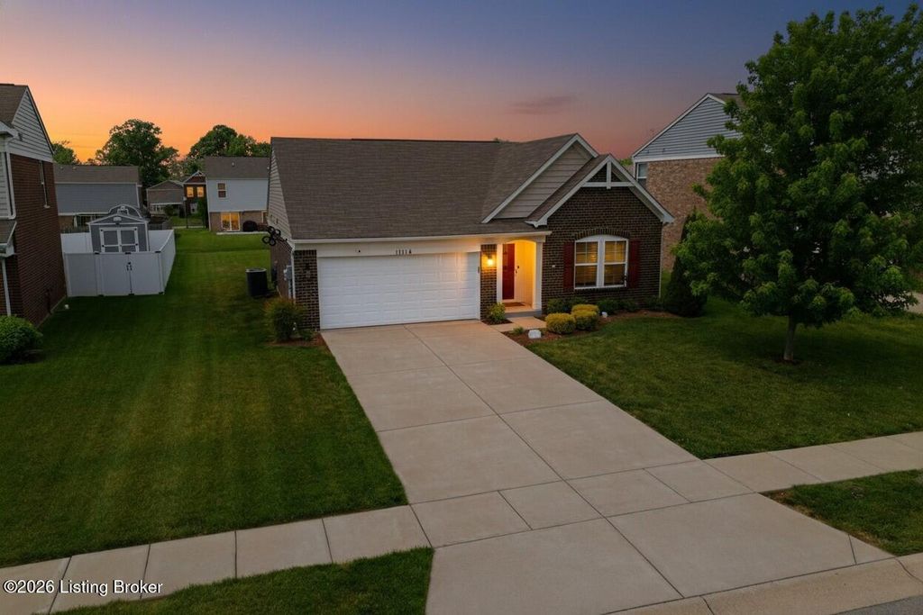 Photo of 11114 Remembrance Ln, Louisville, KY 40229 (MLS # 1715904)