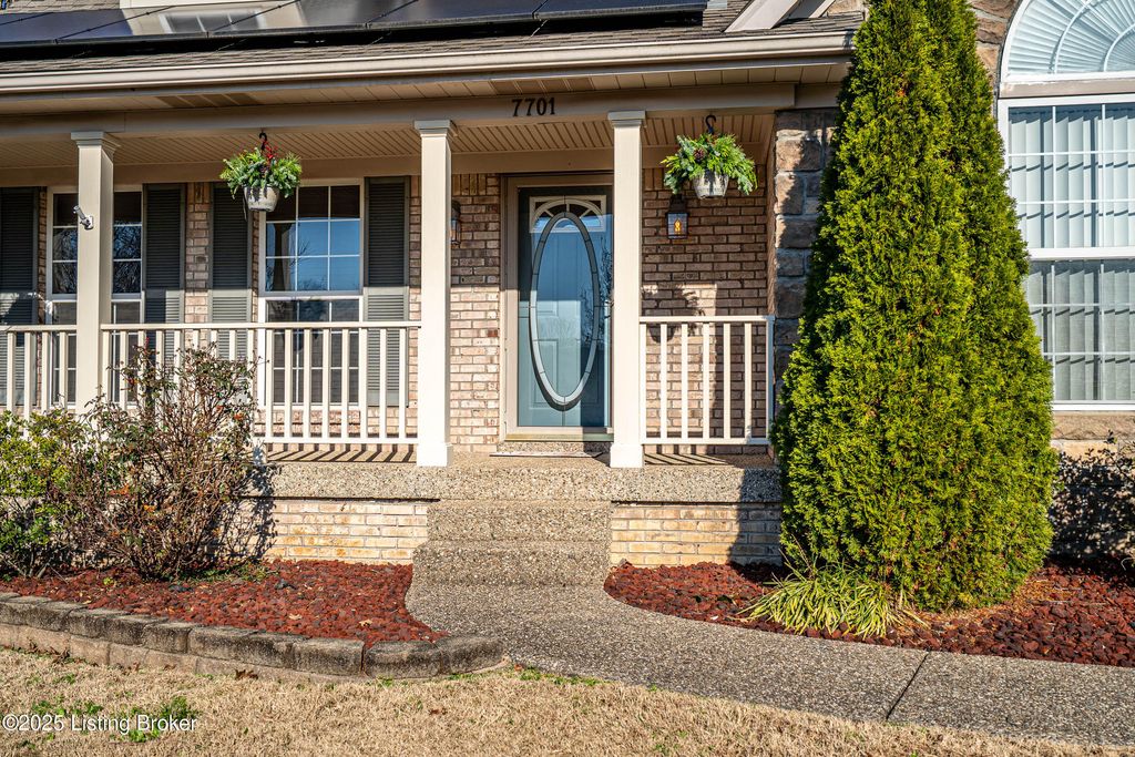 Photo of 7701 Beagle Pl, Louisville, KY 40219 (MLS # 1705220)