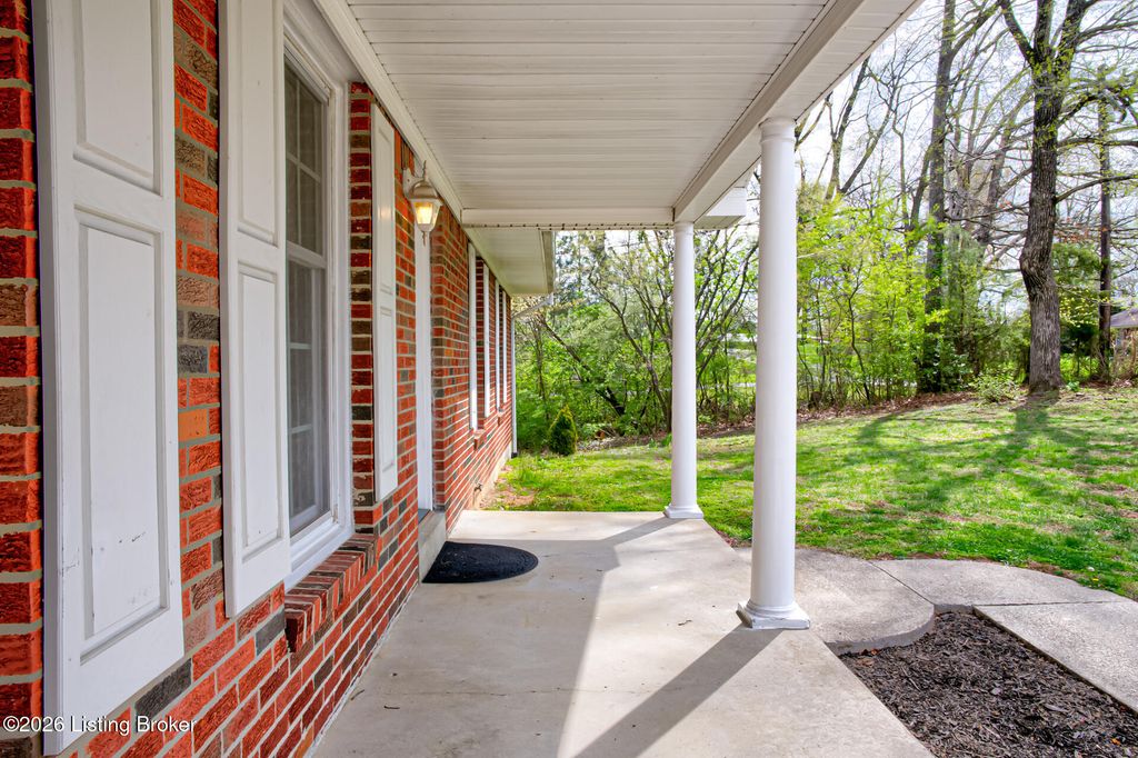 Photo of 210 Alexander Dr, Elizabethtown, KY 42701 (MLS # 1712676)
