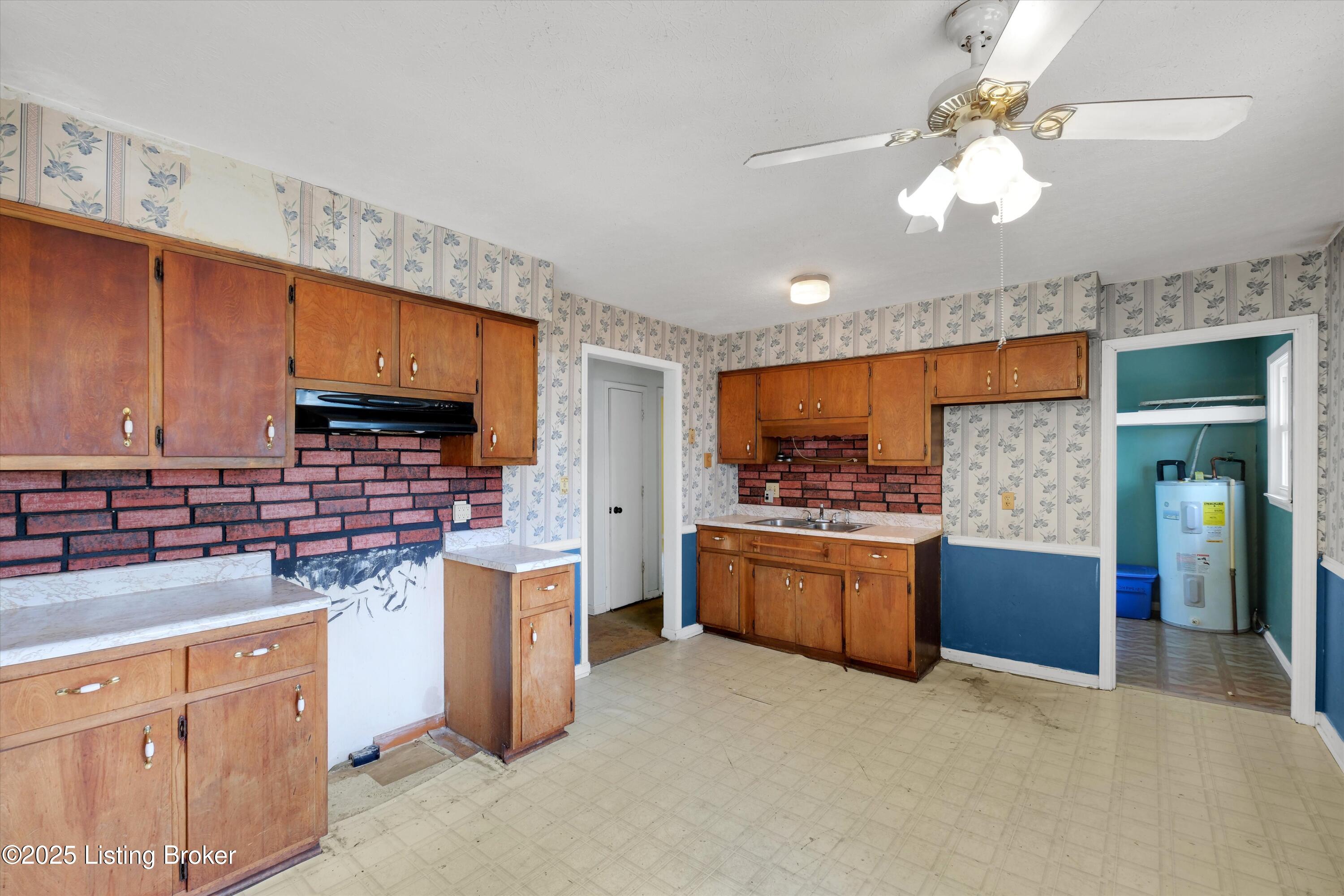 200 Wilmington Dr, Mt Washington, Pennsylvania image 13