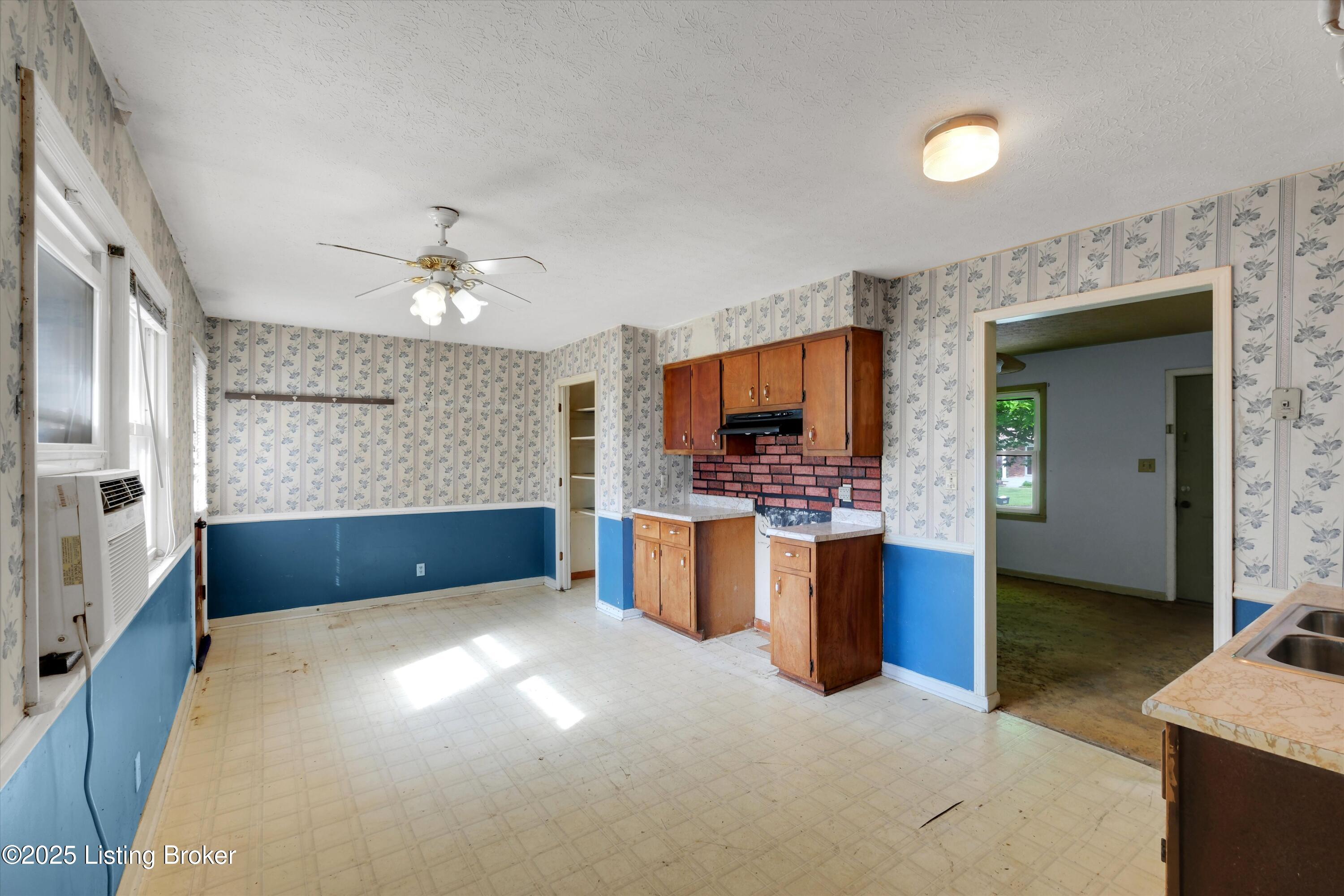 200 Wilmington Dr, Mt Washington, Pennsylvania image 14