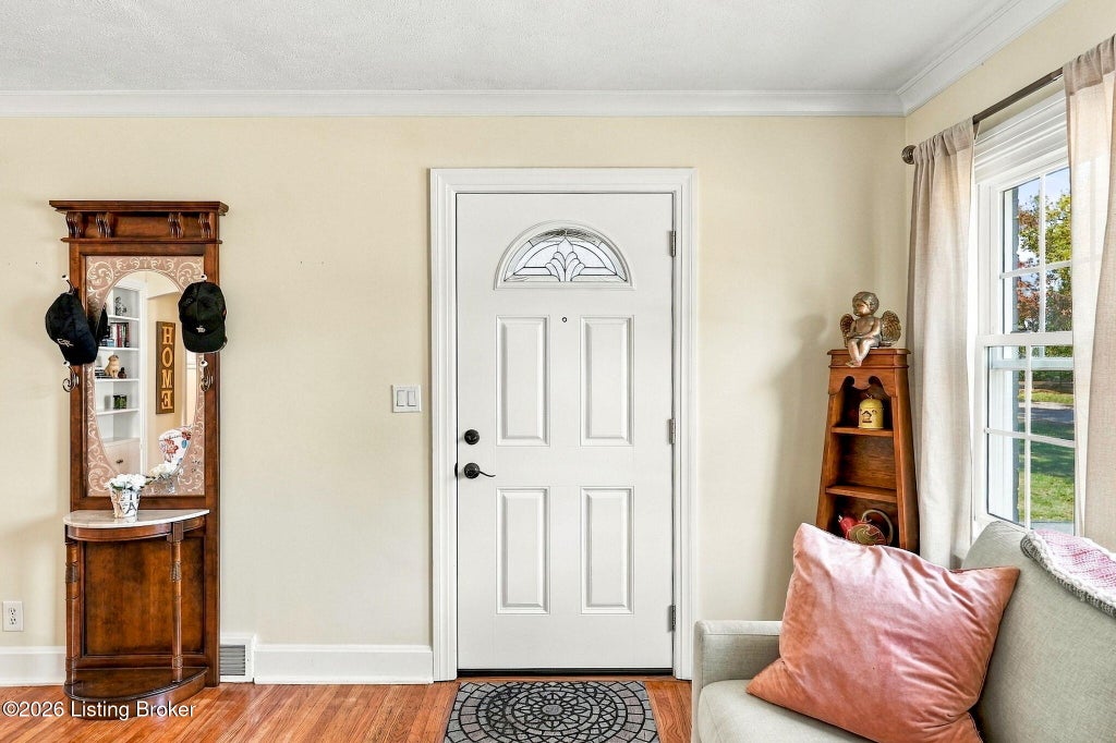 Photo of 324 Monohan Dr, Louisville, KY 40207 (MLS # 1733374)