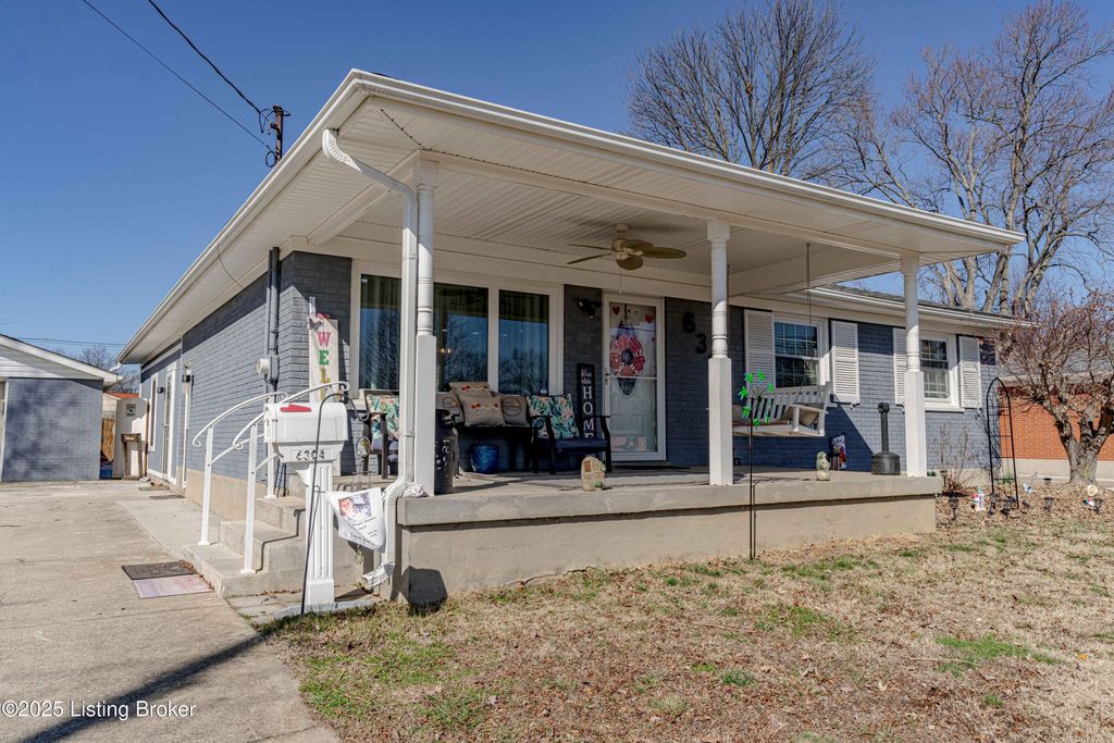 Photo of 6304 Nigel Dr, Louisville, KY 40216 (MLS # 1704985)