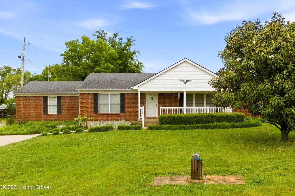 Photo of 1050 Bells Ml Rd, Shepherdsville, KY 40165 (MLS # 1718613)