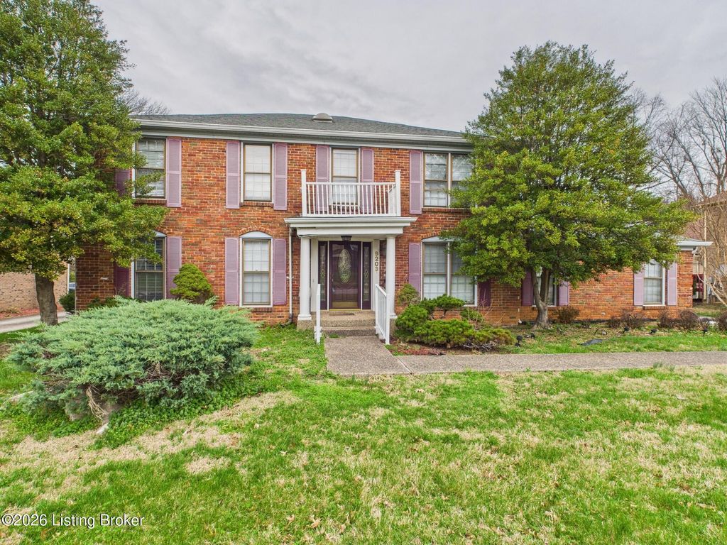 Photo of 9203 Linn Station Rd, Louisville, KY 40222 (MLS # 1711496)