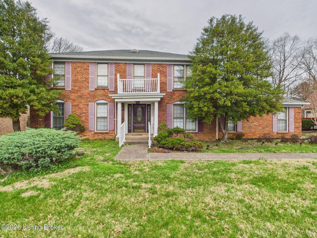Photo of 9203 Linn Station Rd, Louisville, KY 40222 (MLS # 1711496)