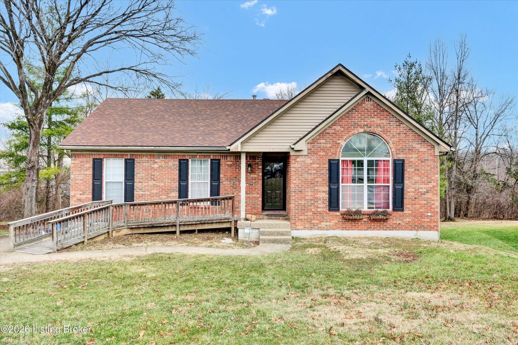 Photo of 10307 Chimney Ridge Ct, Louisville, KY 40299 (MLS # 1710006)