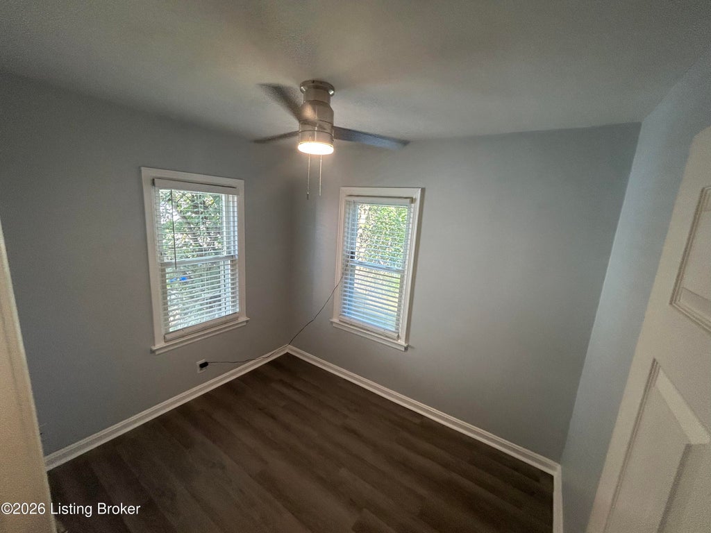Photo of 1721 W Lee St, Louisville, KY 40210 (MLS # 1732722)