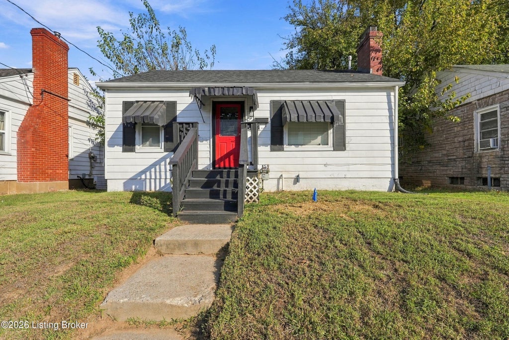 Photo of 1721 W Lee St, Louisville, KY 40210 (MLS # 1732722)