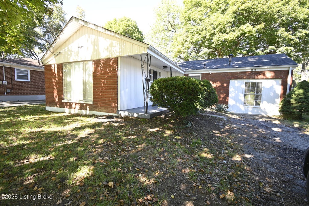 Photo of 4816 Imperial Terrace, Louisville, KY 40216 (MLS # 1732560)