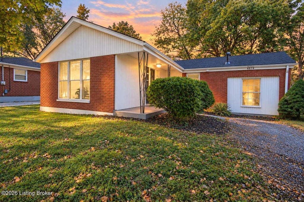Photo of 4816 Imperial Terrace, Louisville, KY 40216 (MLS # 1732560)