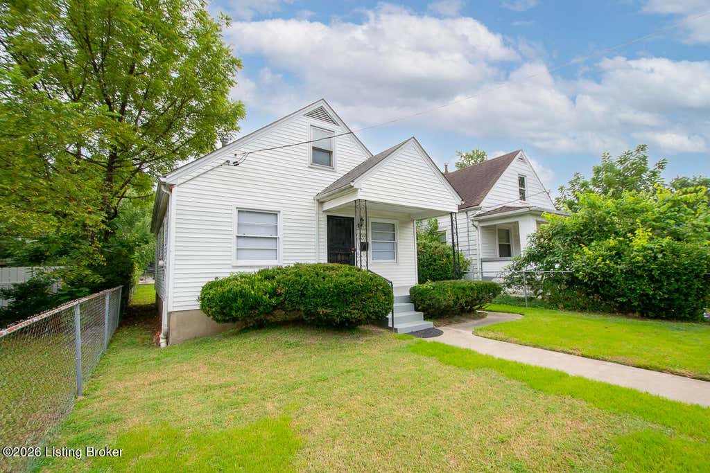 Photo of 3723 Woodruff Ave, Louisville, KY 40215 (MLS # 1727016)