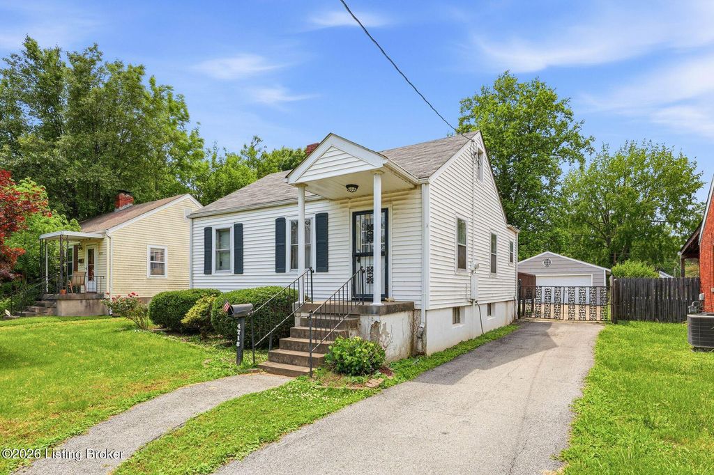 Photo of 4718 Bellevue Ave, Louisville, KY 40215 (MLS # 1719207)