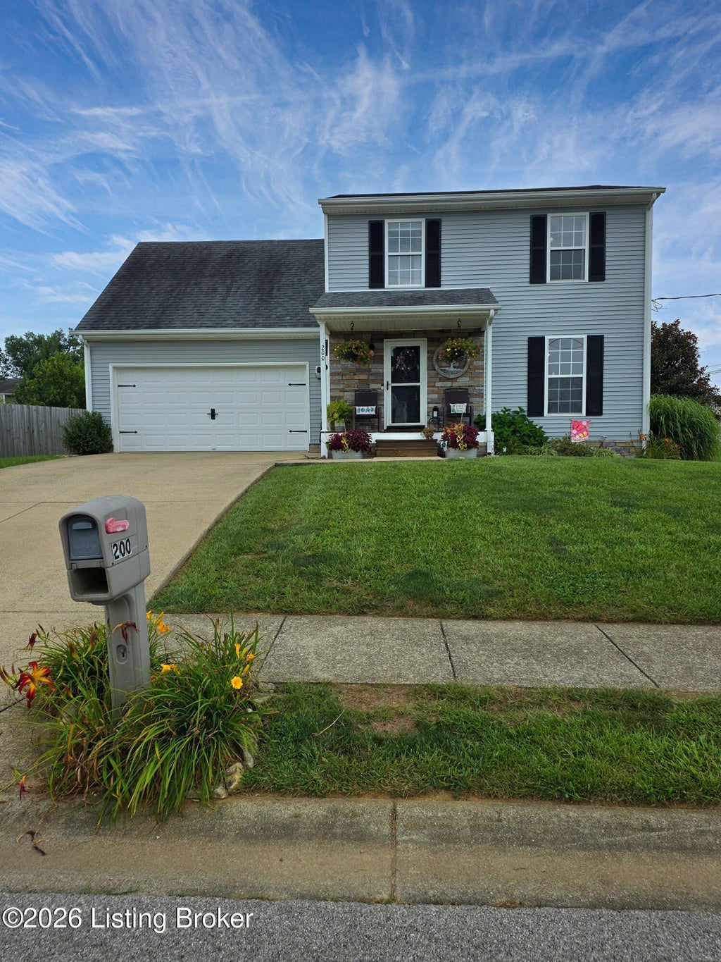 Photo of 200 Greenleaf Dr, Elizabethtown, KY 42701 (MLS # 1724427)