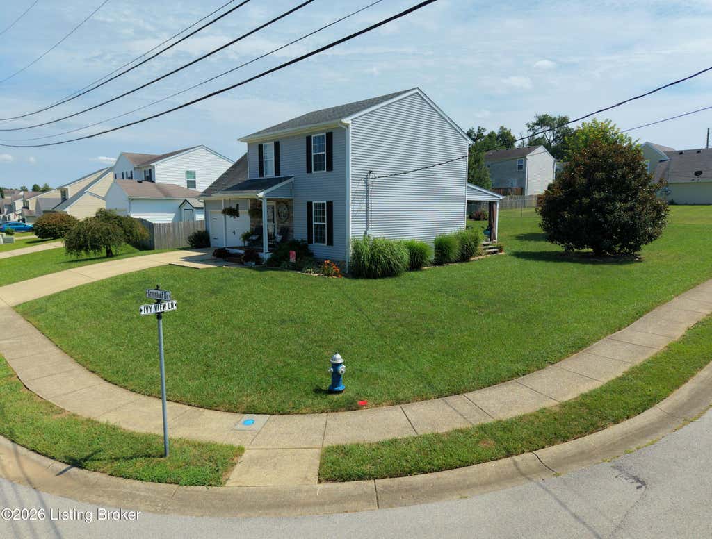 Photo of 200 Greenleaf Dr, Elizabethtown, KY 42701 (MLS # 1724427)