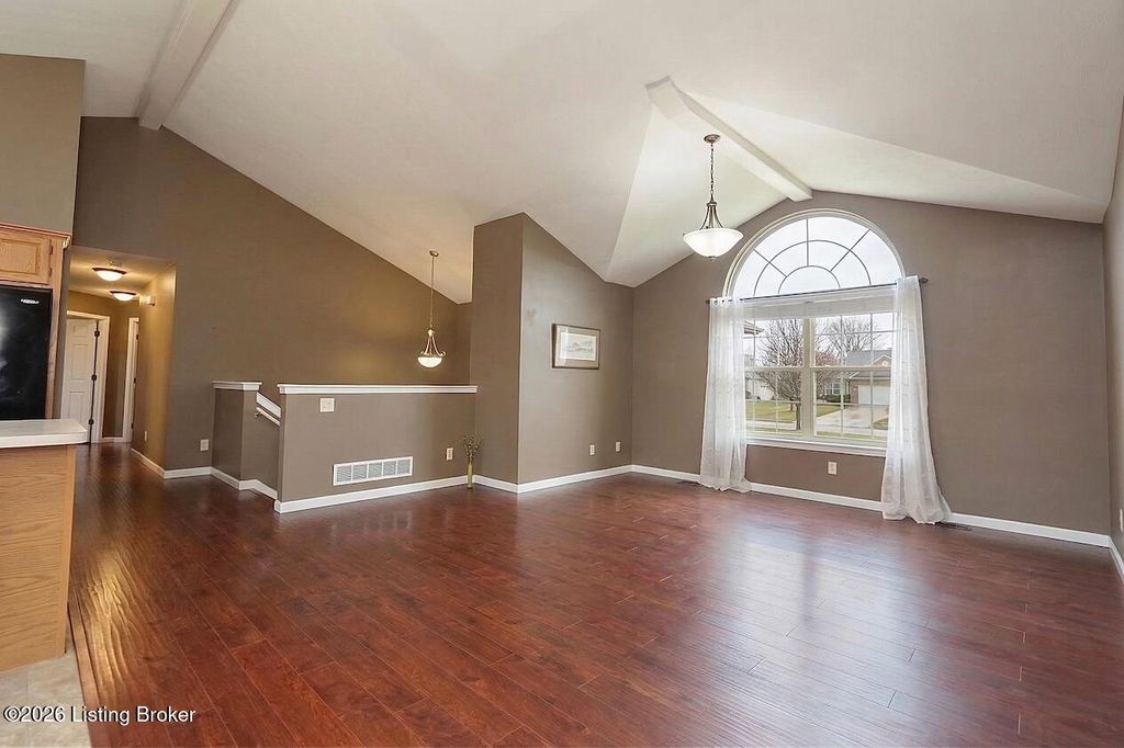 Photo of 1010 Brookstone Ct, Georgetown, IN 47122 (MLS # 1710633)