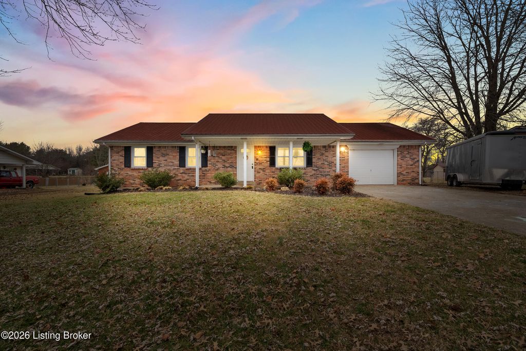 Photo of 208 Claudie Ave, Elizabethtown, KY 42701 (MLS # 1709539)