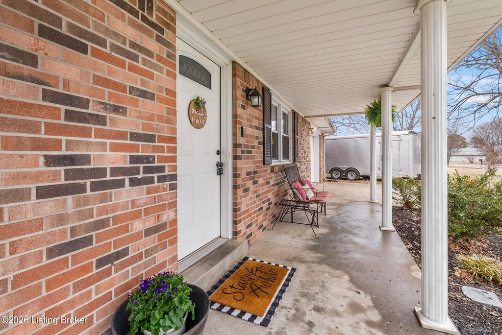 Photo of 208 Claudie Ave, Elizabethtown, KY 42701 (MLS # 1709539)