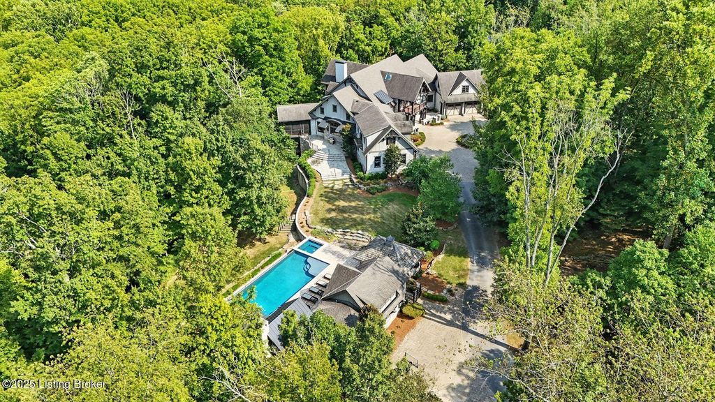 Photo of 8501 Wolf Pen Branch Rd, Prospect, KY 40059 (MLS # 1717069)