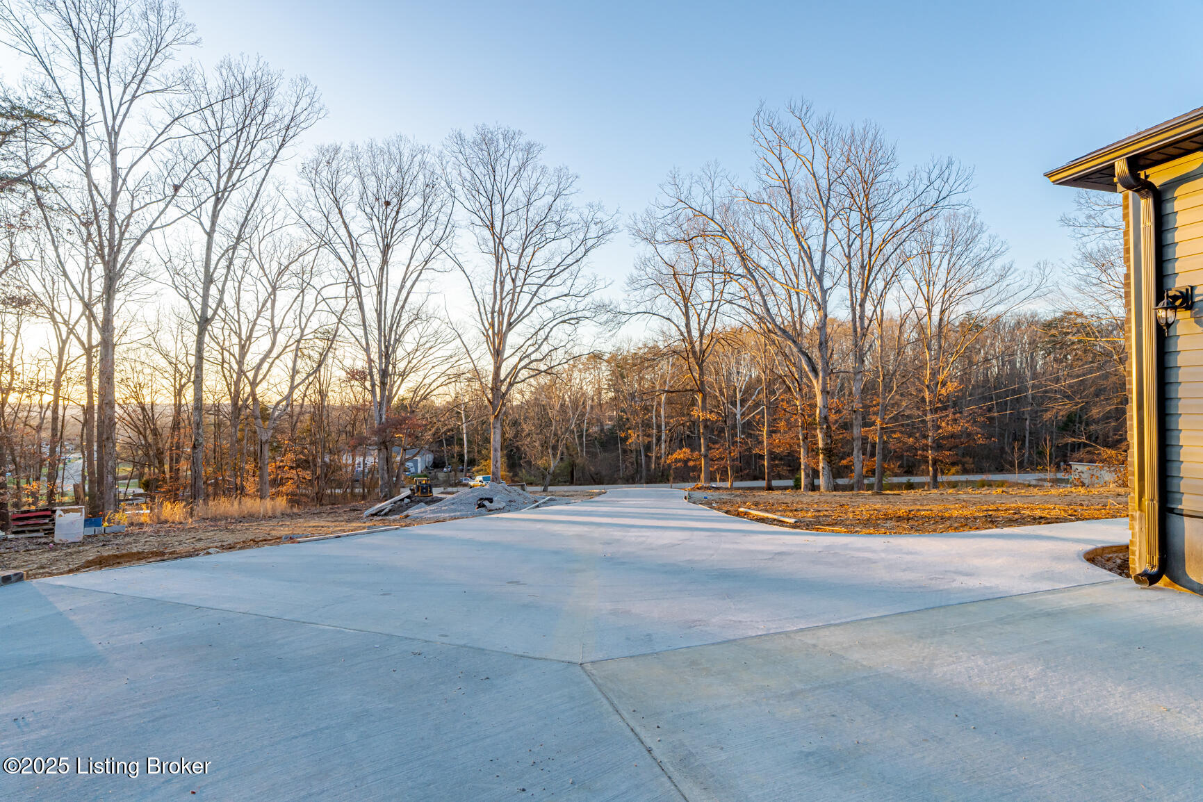 324 E East Oak St, Lebanon Junction, Kentucky image 11