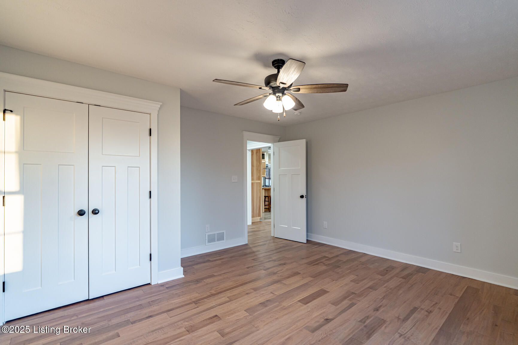 324 E East Oak St, Lebanon Junction, Kentucky image 14